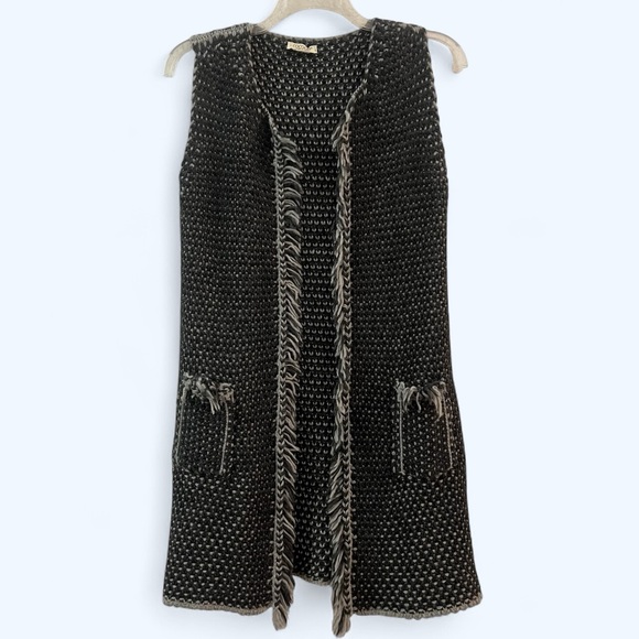 cocogio Sweaters - Cocogio sleeveless open fringe pocket cardigan
